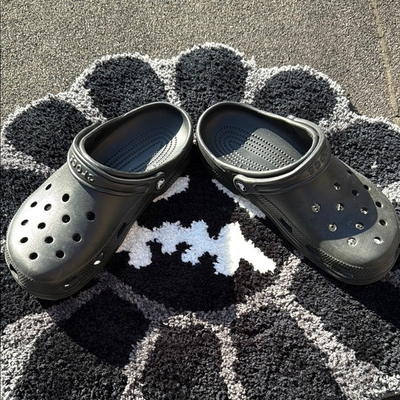 Crocs Men/Kids Gray Clogs - Picture 5 of 5